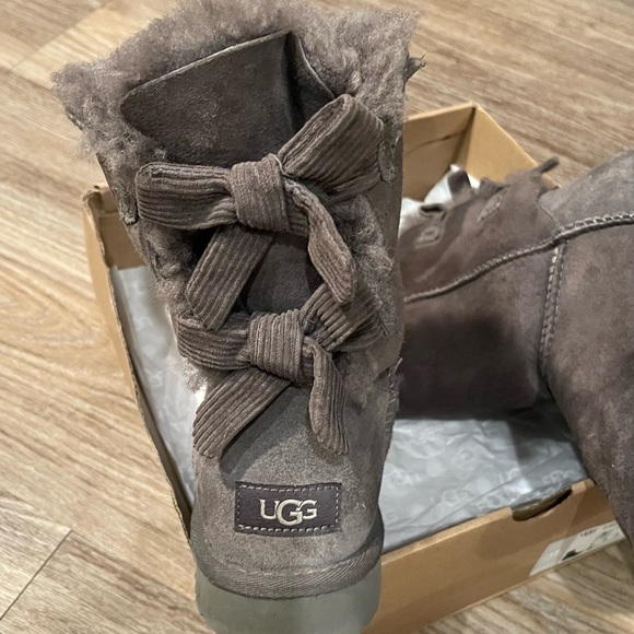 Boots - Picture 6 of 9